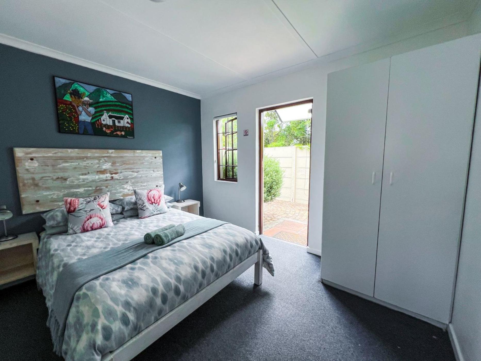 Hermanus Backpackers & Budget Accommodation Bagian luar foto