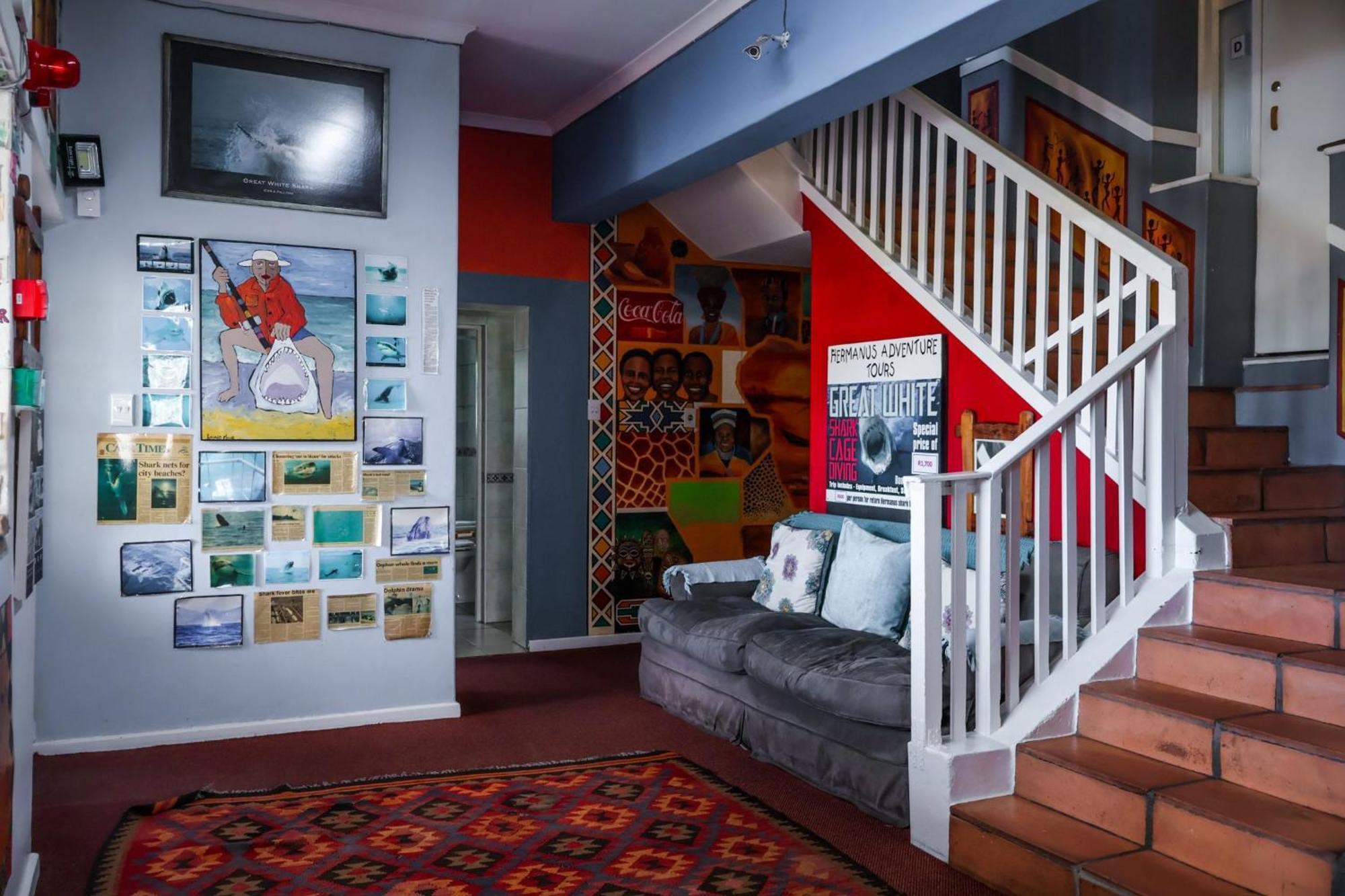 Hermanus Backpackers & Budget Accommodation Bagian luar foto