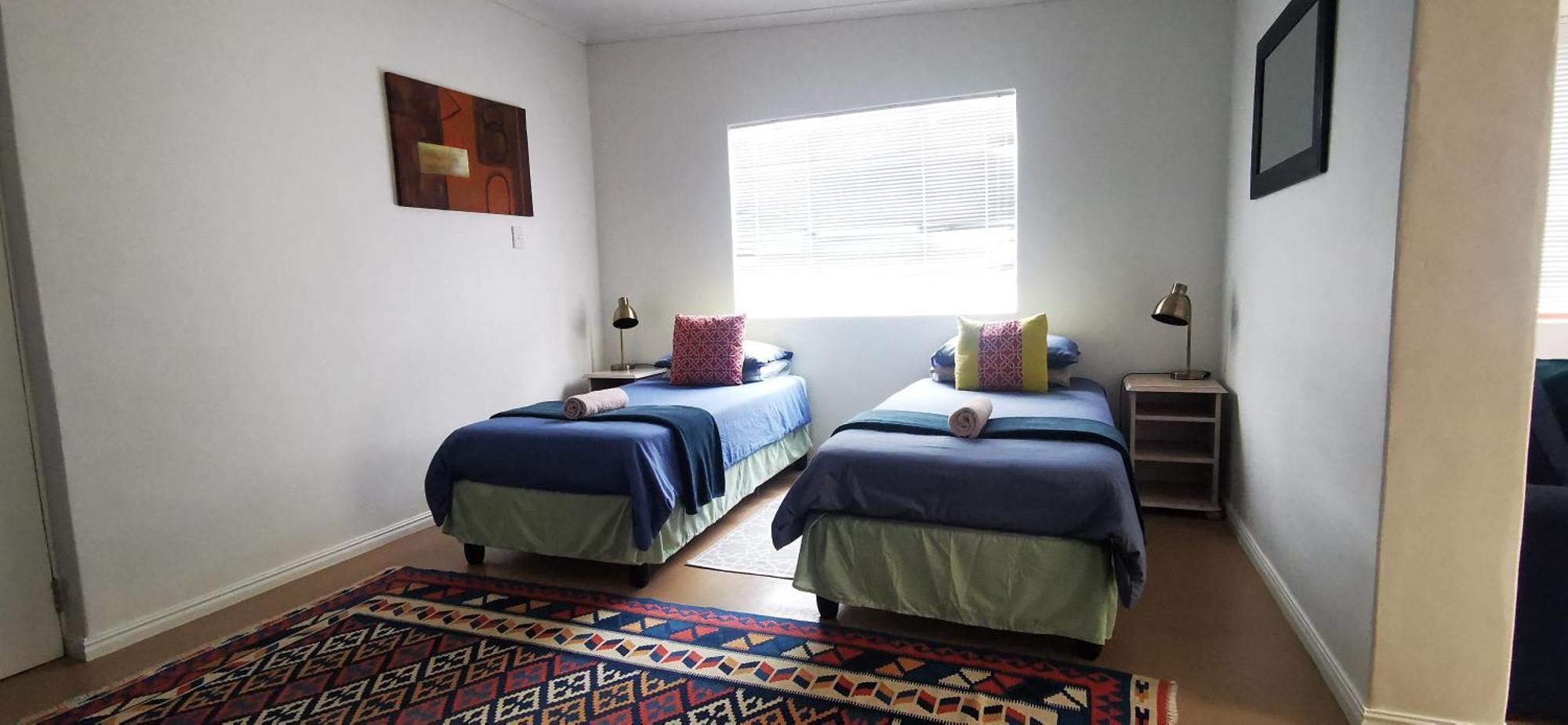 Hermanus Backpackers & Budget Accommodation Bagian luar foto