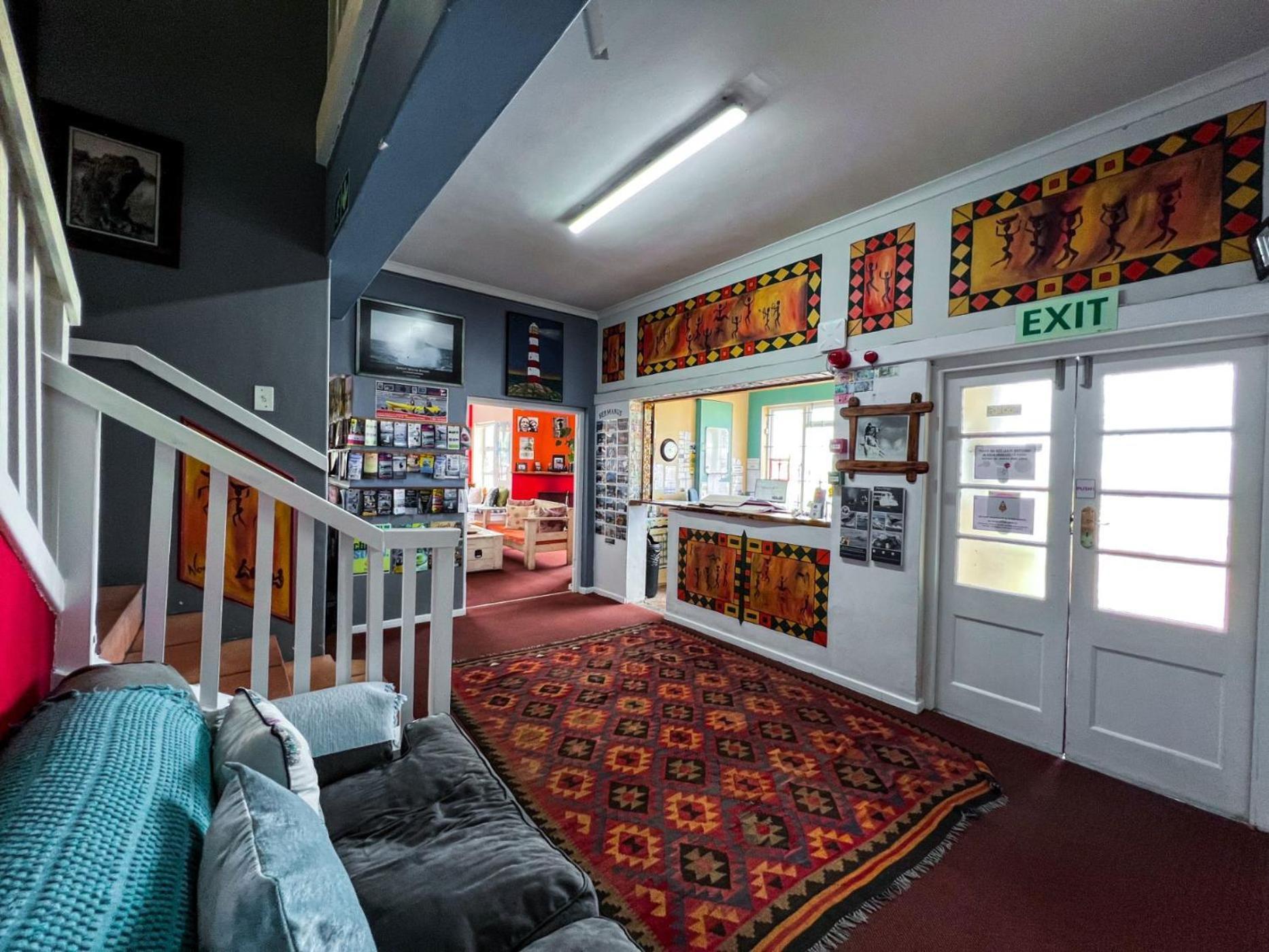 Hermanus Backpackers & Budget Accommodation Bagian luar foto