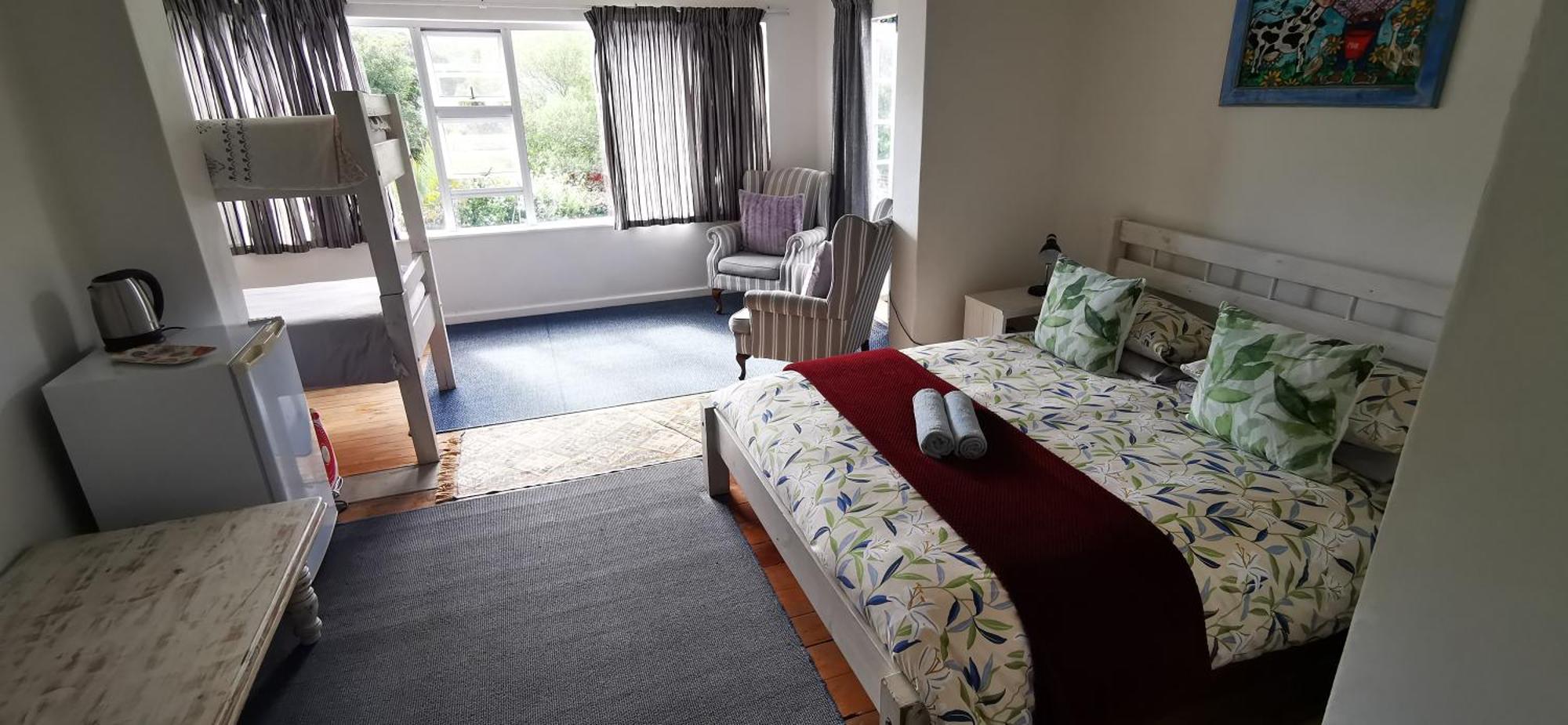 Hermanus Backpackers & Budget Accommodation Bagian luar foto