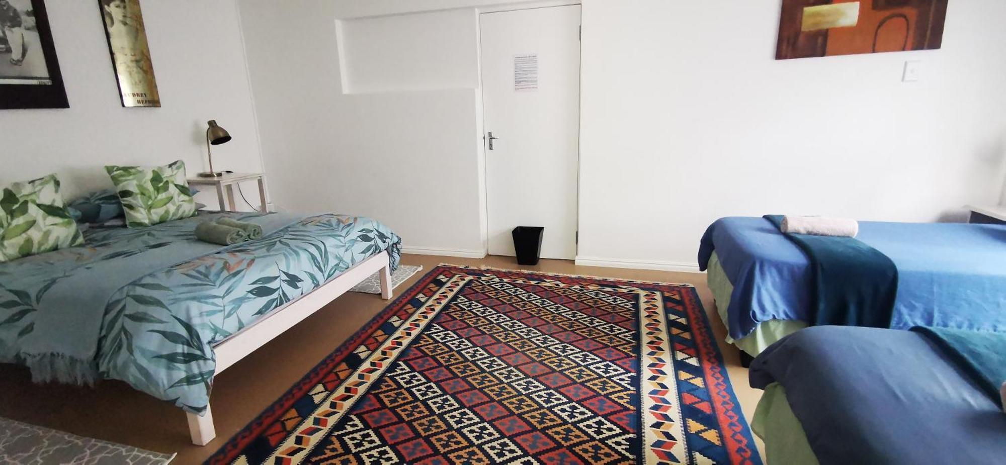 Hermanus Backpackers & Budget Accommodation Bagian luar foto