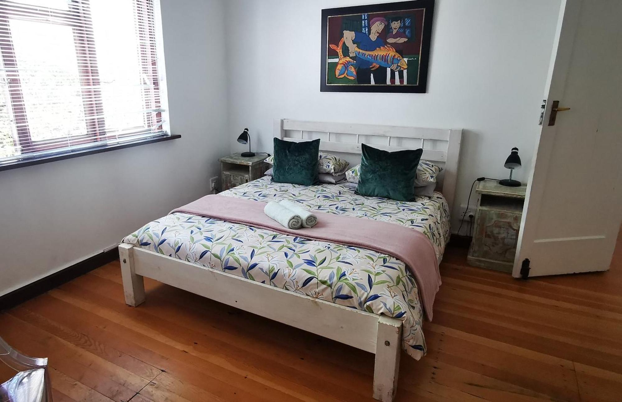 Hermanus Backpackers & Budget Accommodation Bagian luar foto
