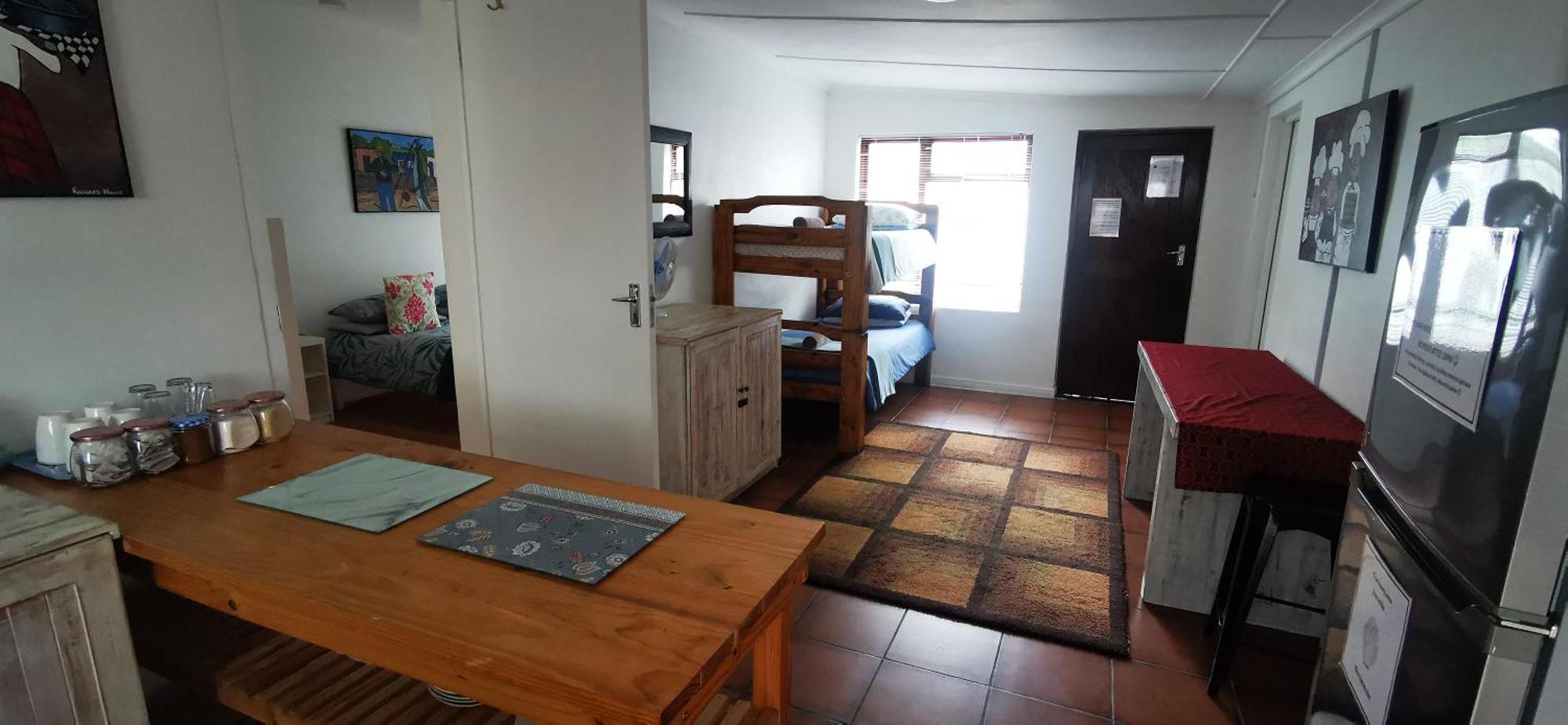 Hermanus Backpackers & Budget Accommodation Bagian luar foto