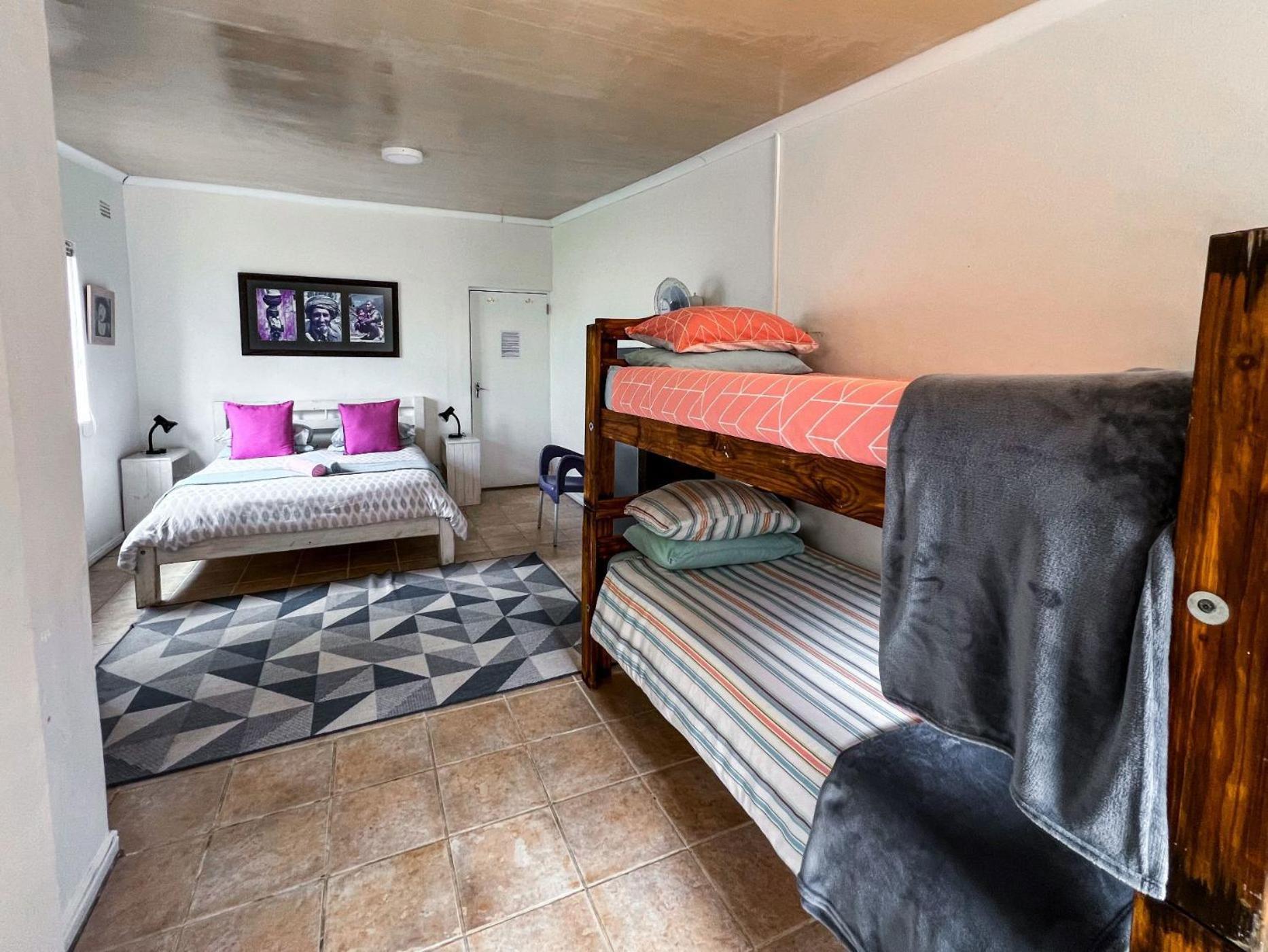 Hermanus Backpackers & Budget Accommodation Bagian luar foto