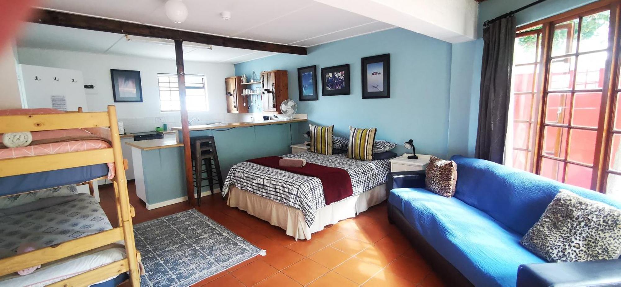 Hermanus Backpackers & Budget Accommodation Bagian luar foto